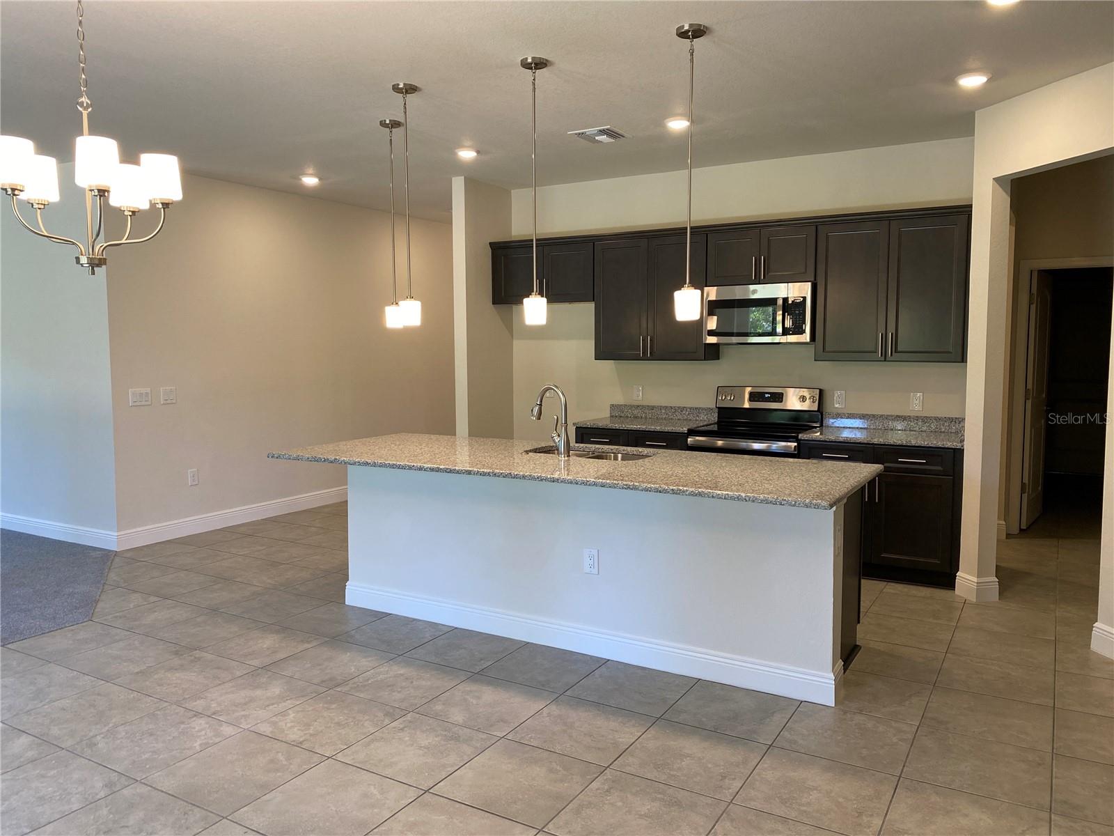 2789 WENONA DR — photo 2