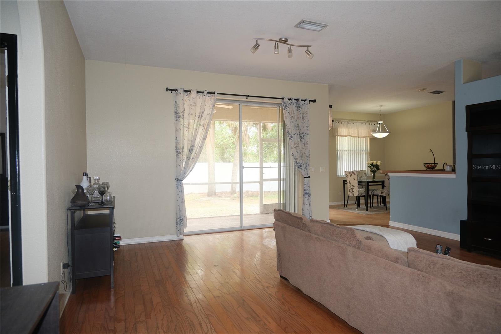 4491 CUTHBERT AVE — photo 4