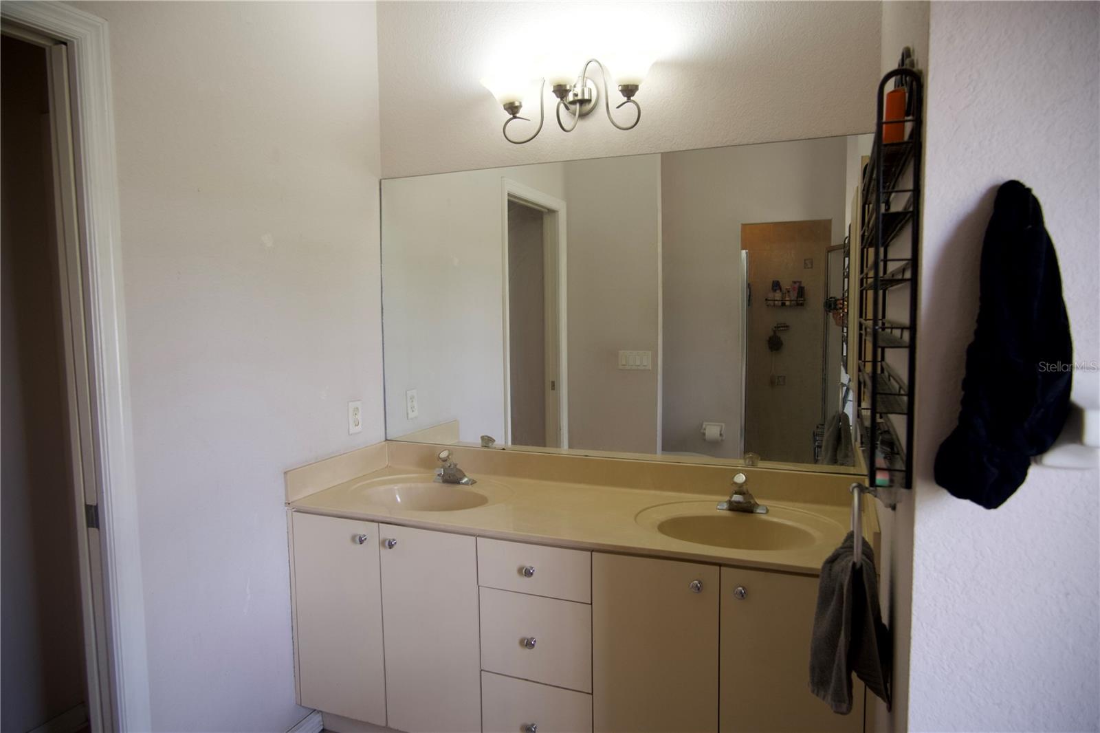 4491 CUTHBERT AVE — photo 15