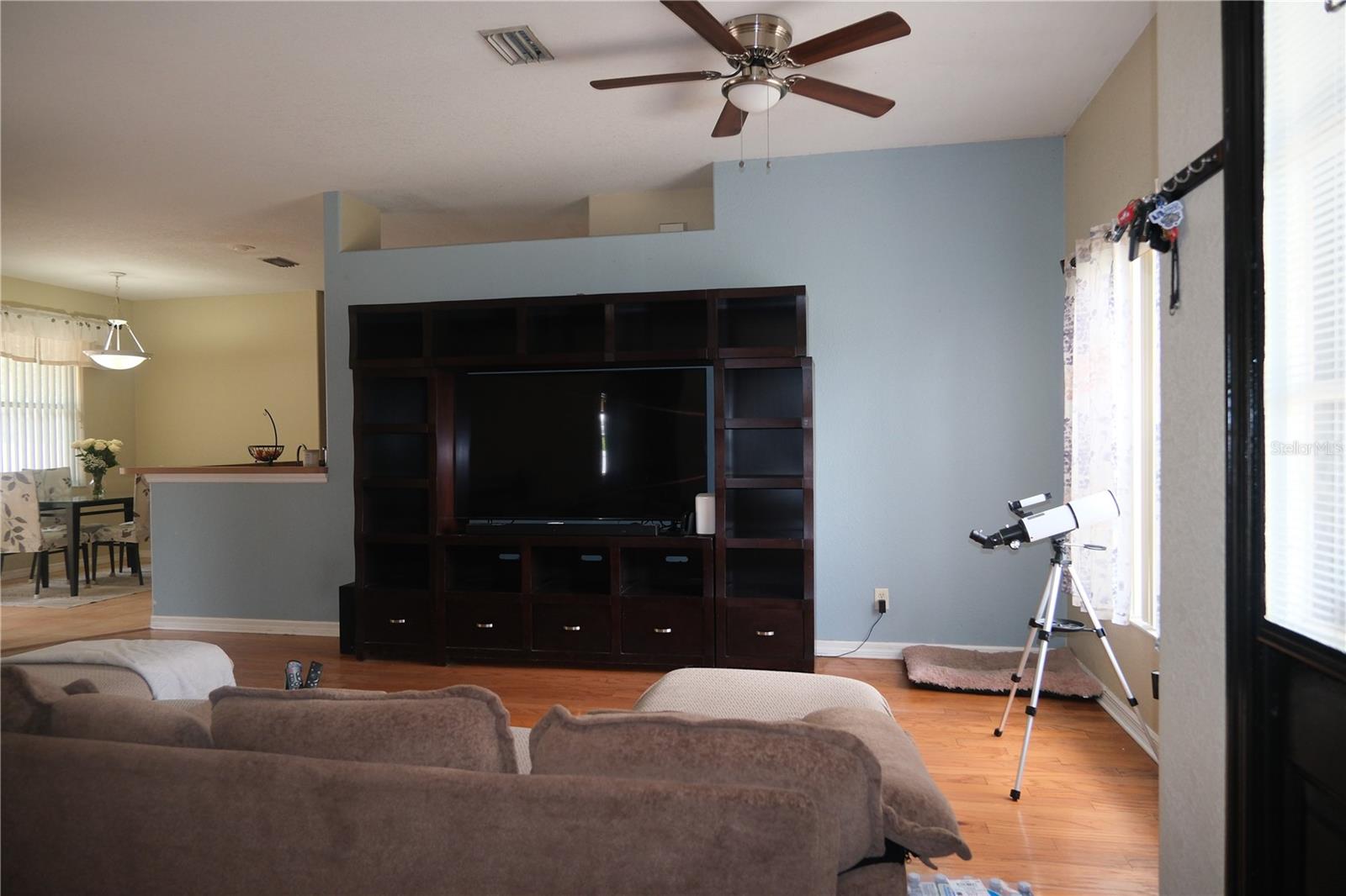 4491 CUTHBERT AVE — photo 3