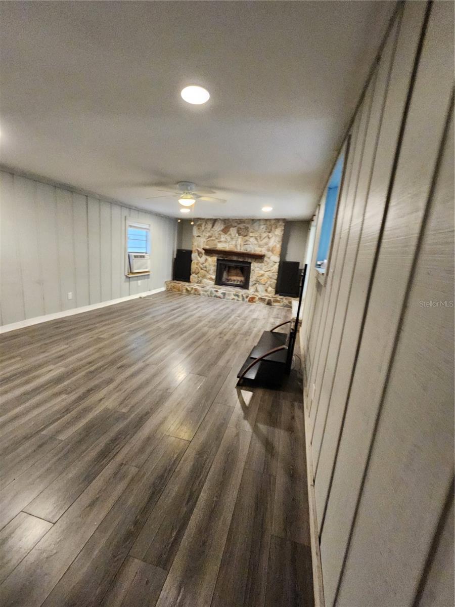 24815 AUDREY RD — photo 10