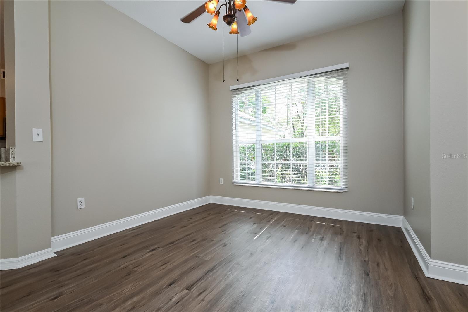 2221 MOUNTAIN MEADOW WAY — photo 12