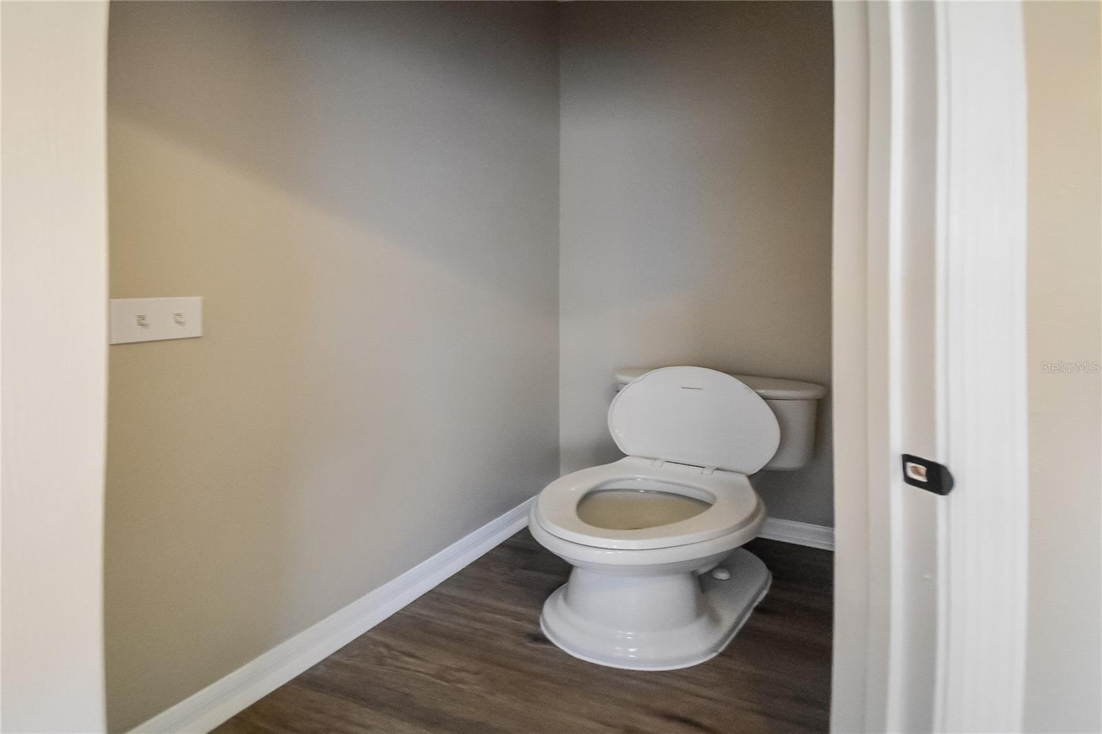 2221 MOUNTAIN MEADOW WAY — photo 19