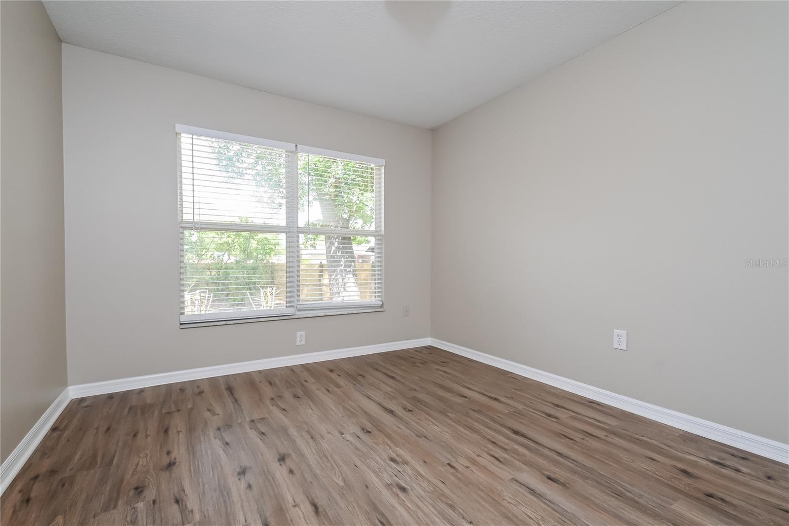 2221 MOUNTAIN MEADOW WAY — photo 6