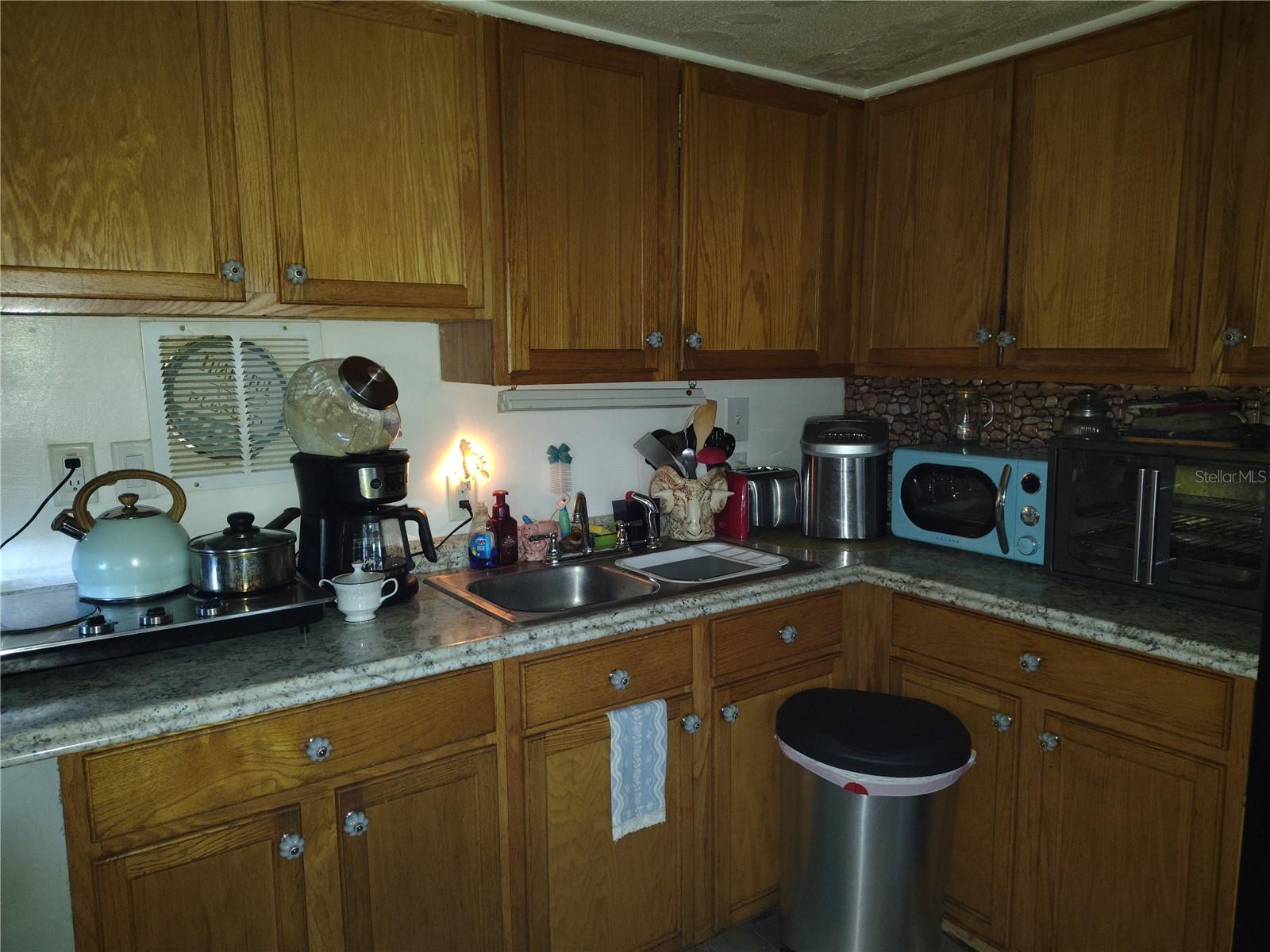 37748 MARKLAND AVE — photo 10