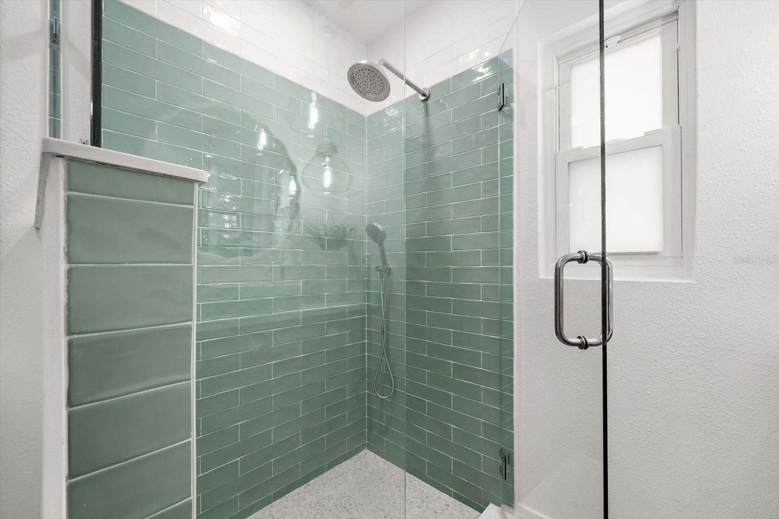 730 BAY ESPLANADE — photo 38