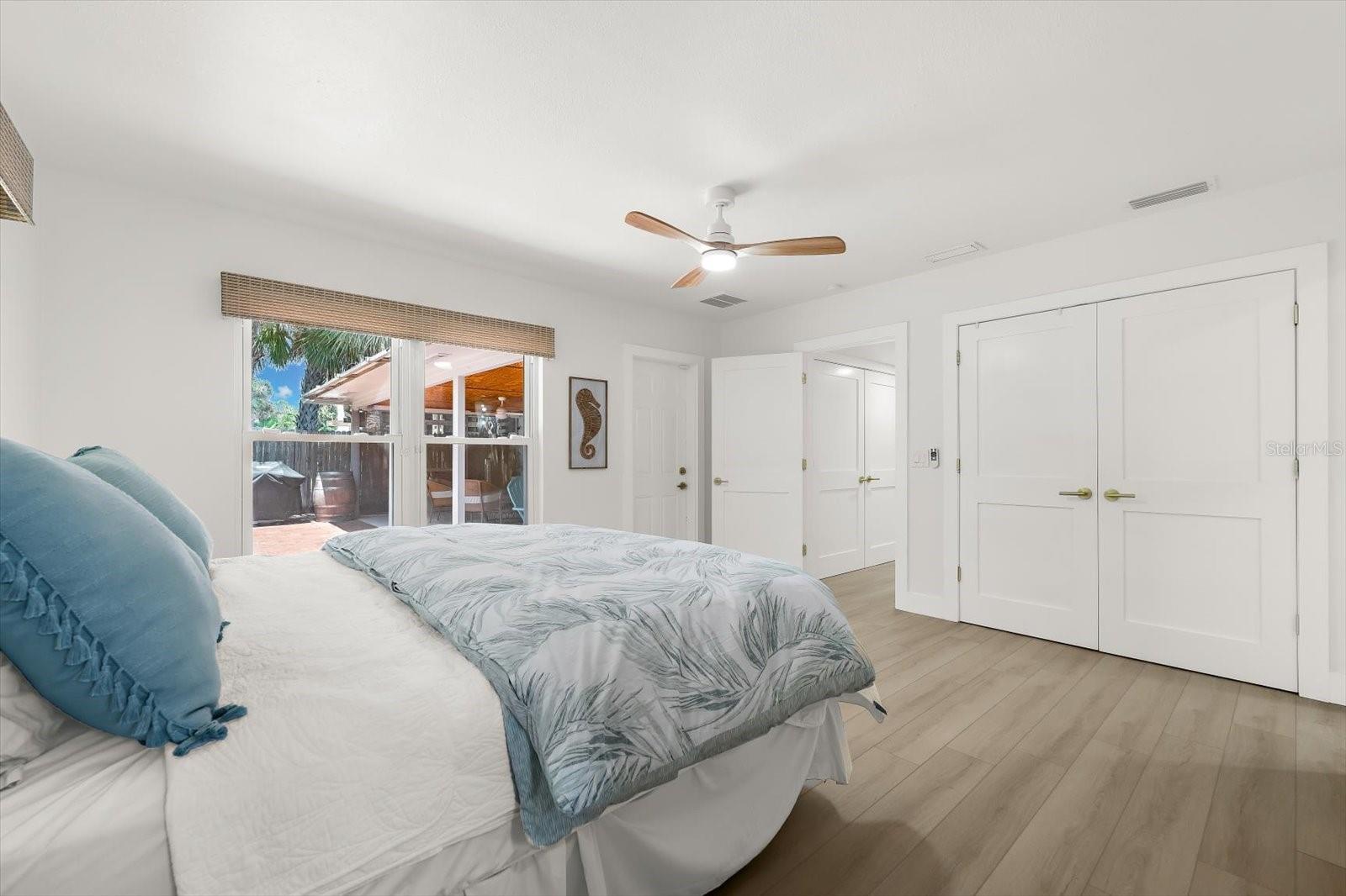 730 BAY ESPLANADE — photo 21