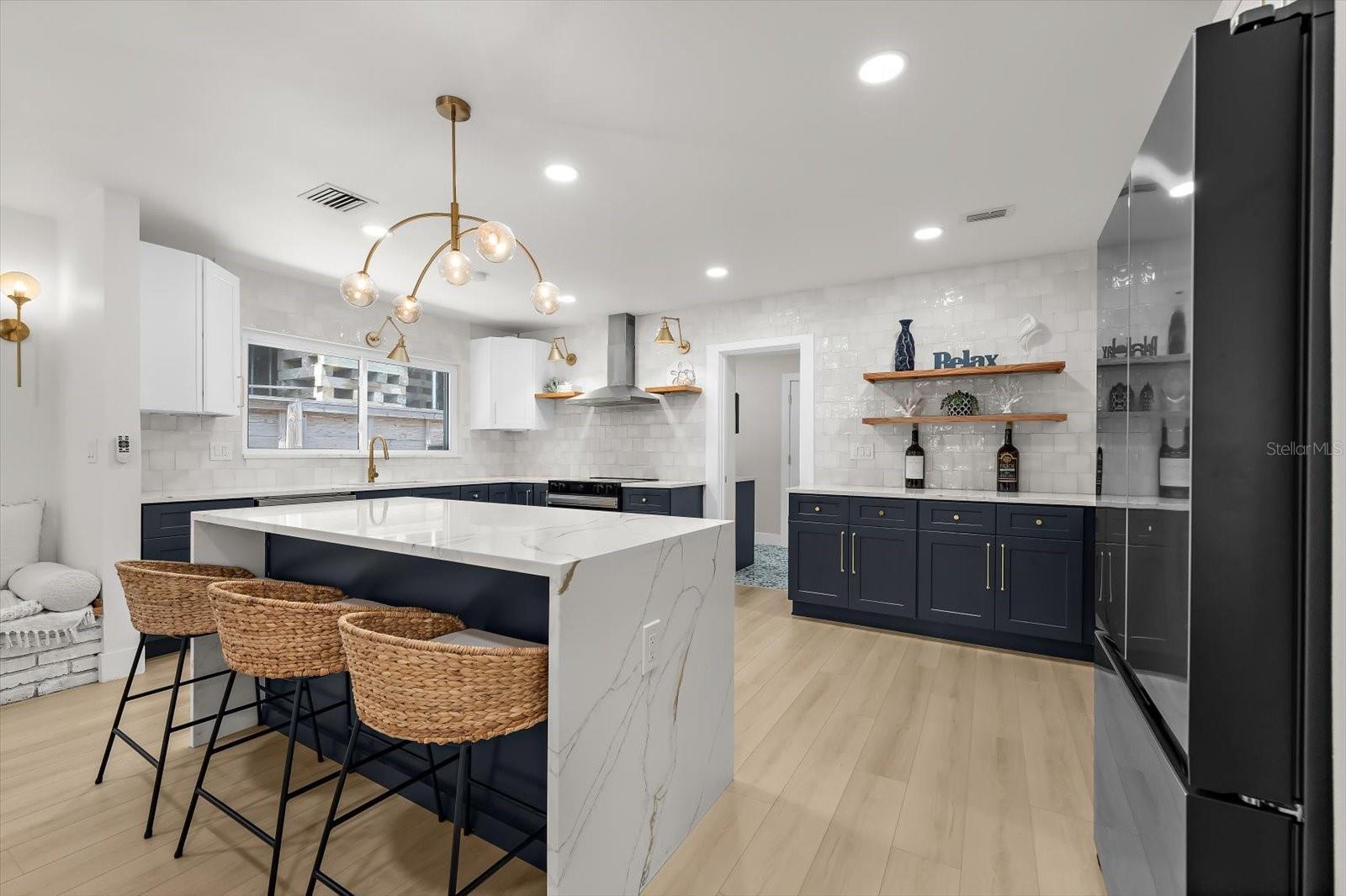 730 BAY ESPLANADE — photo 31