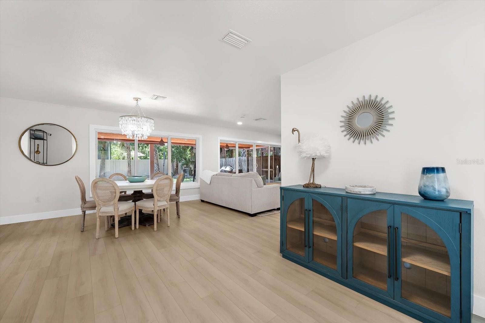 730 BAY ESPLANADE — photo 18
