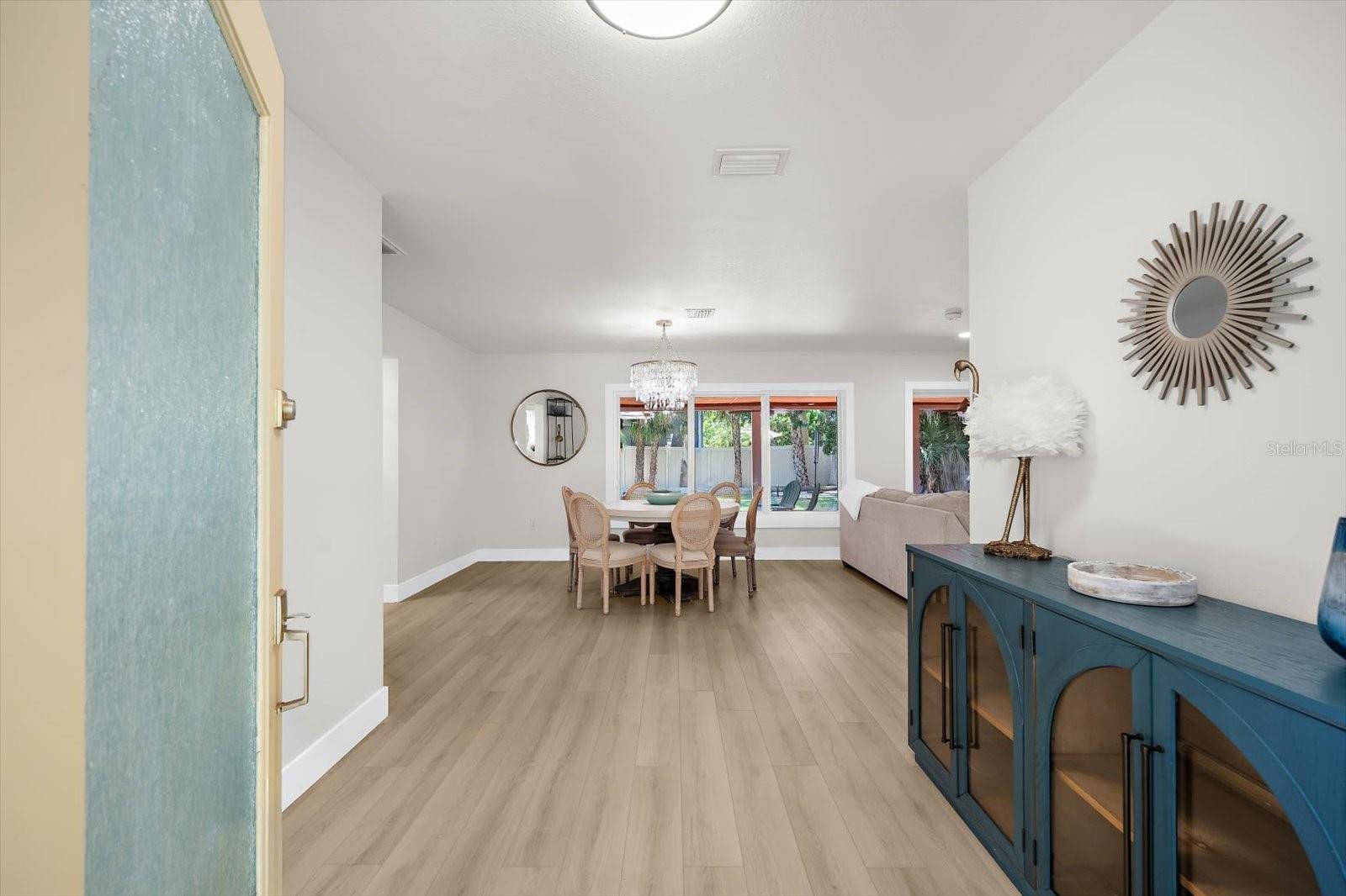 730 BAY ESPLANADE — photo 24