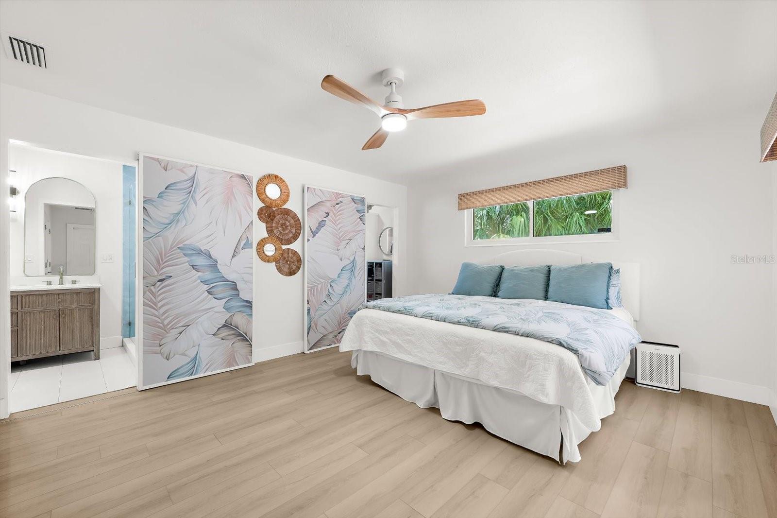 730 BAY ESPLANADE — photo 42