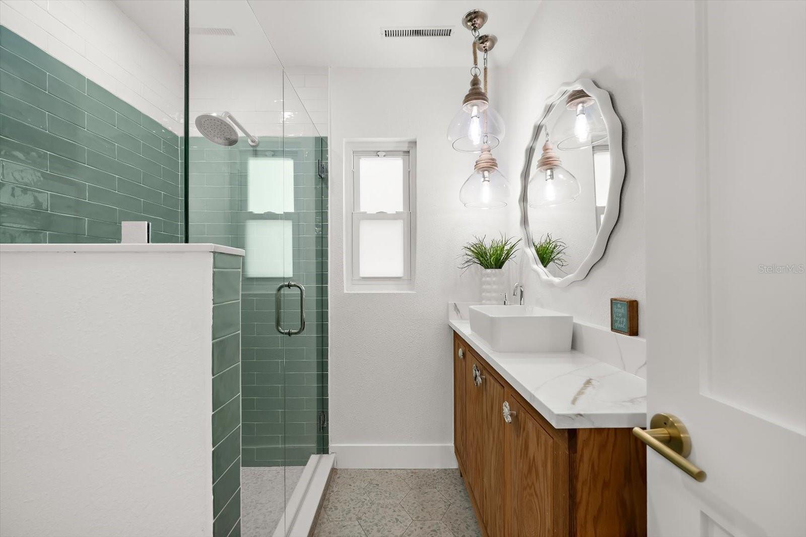 730 BAY ESPLANADE — photo 37