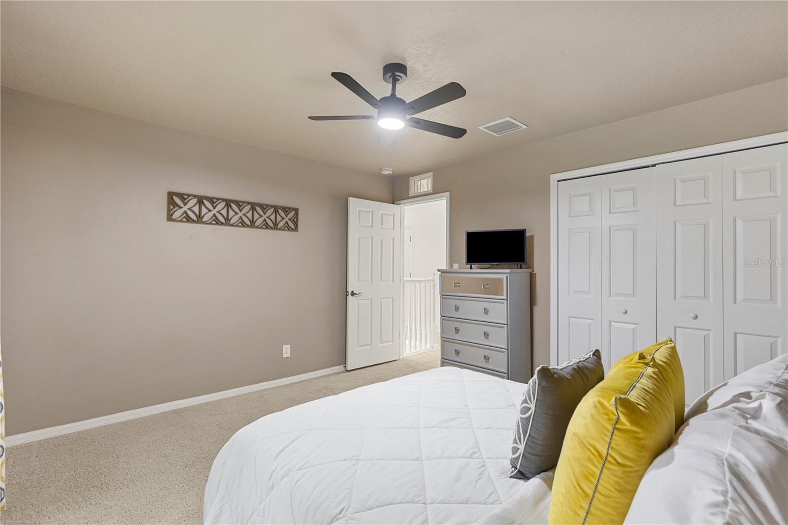 6932 GRAY CATBIRD LOOP — photo 46