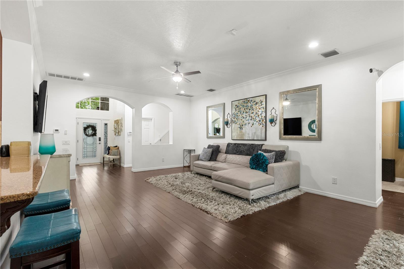 6932 GRAY CATBIRD LOOP — photo 3