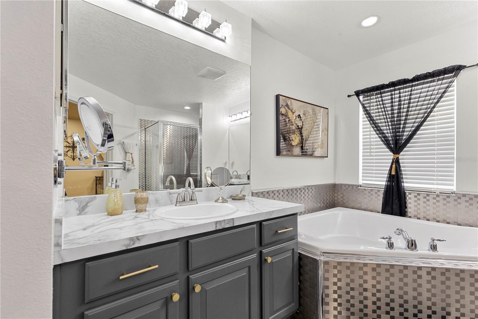 6932 GRAY CATBIRD LOOP — photo 43