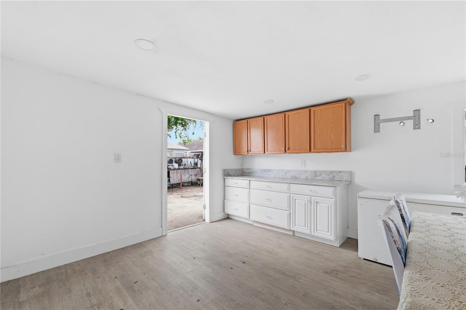 1309 W ARCTIC ST — photo 8