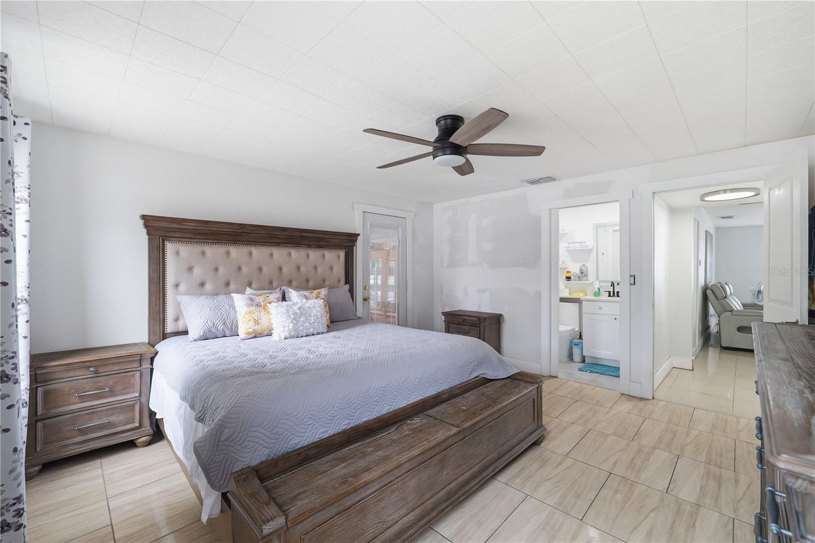 1309 W ARCTIC ST — photo 12