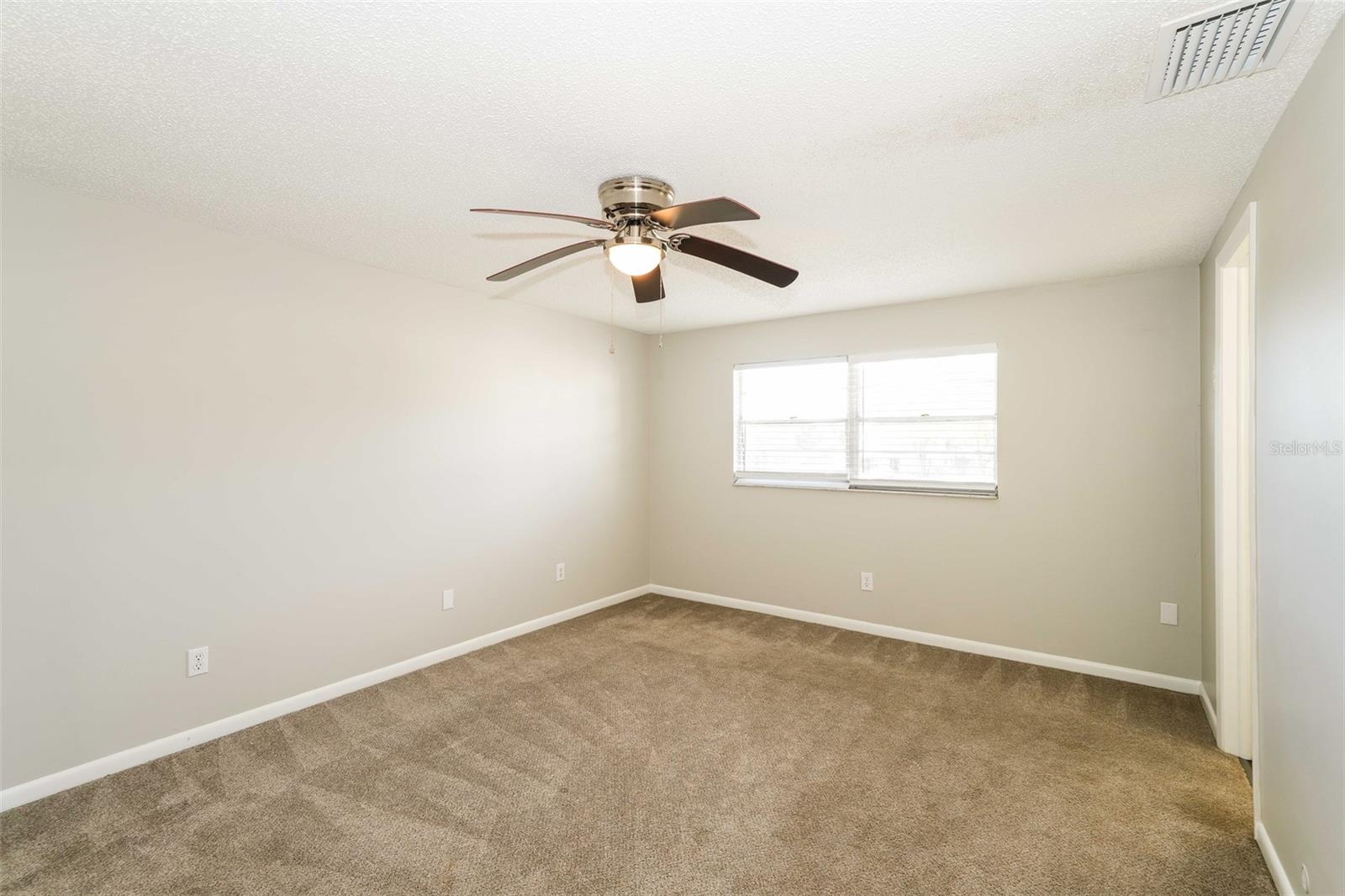 8229 MALVERN CIR — photo 12