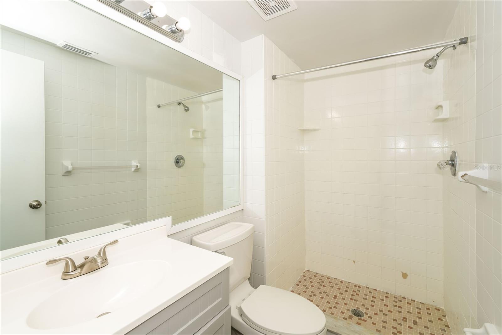 8229 MALVERN CIR — photo 17