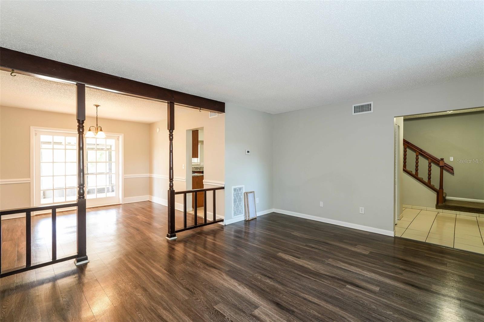 8229 MALVERN CIR — photo 4