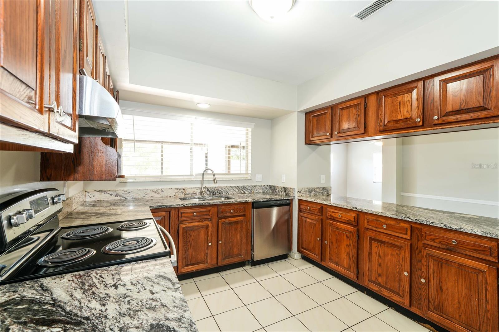 8229 MALVERN CIR — photo 8