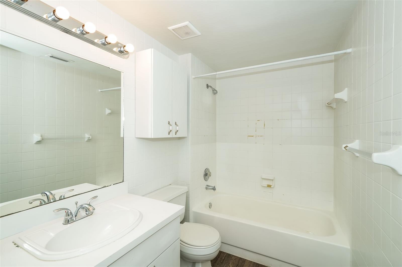 8229 MALVERN CIR — photo 14