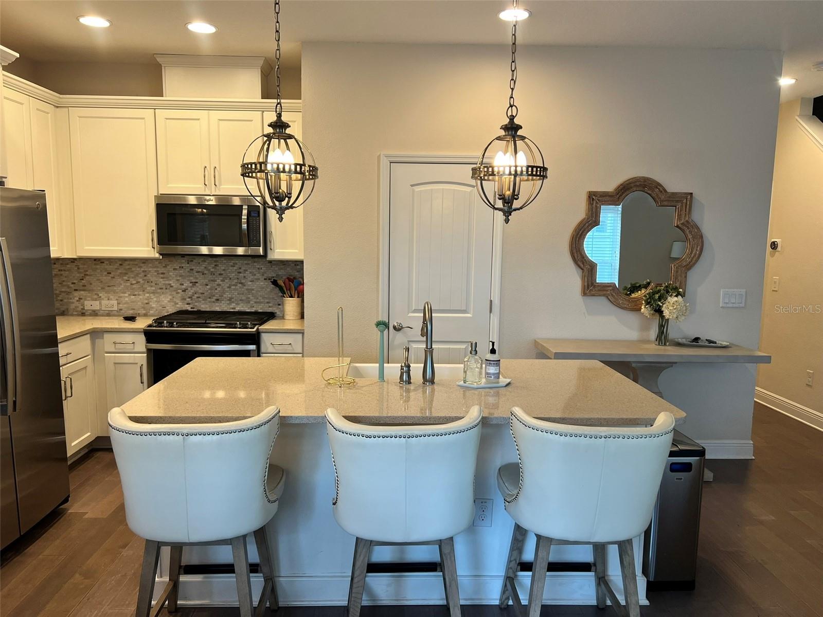 115 N ARRAWANA AVE #7 — photo 4