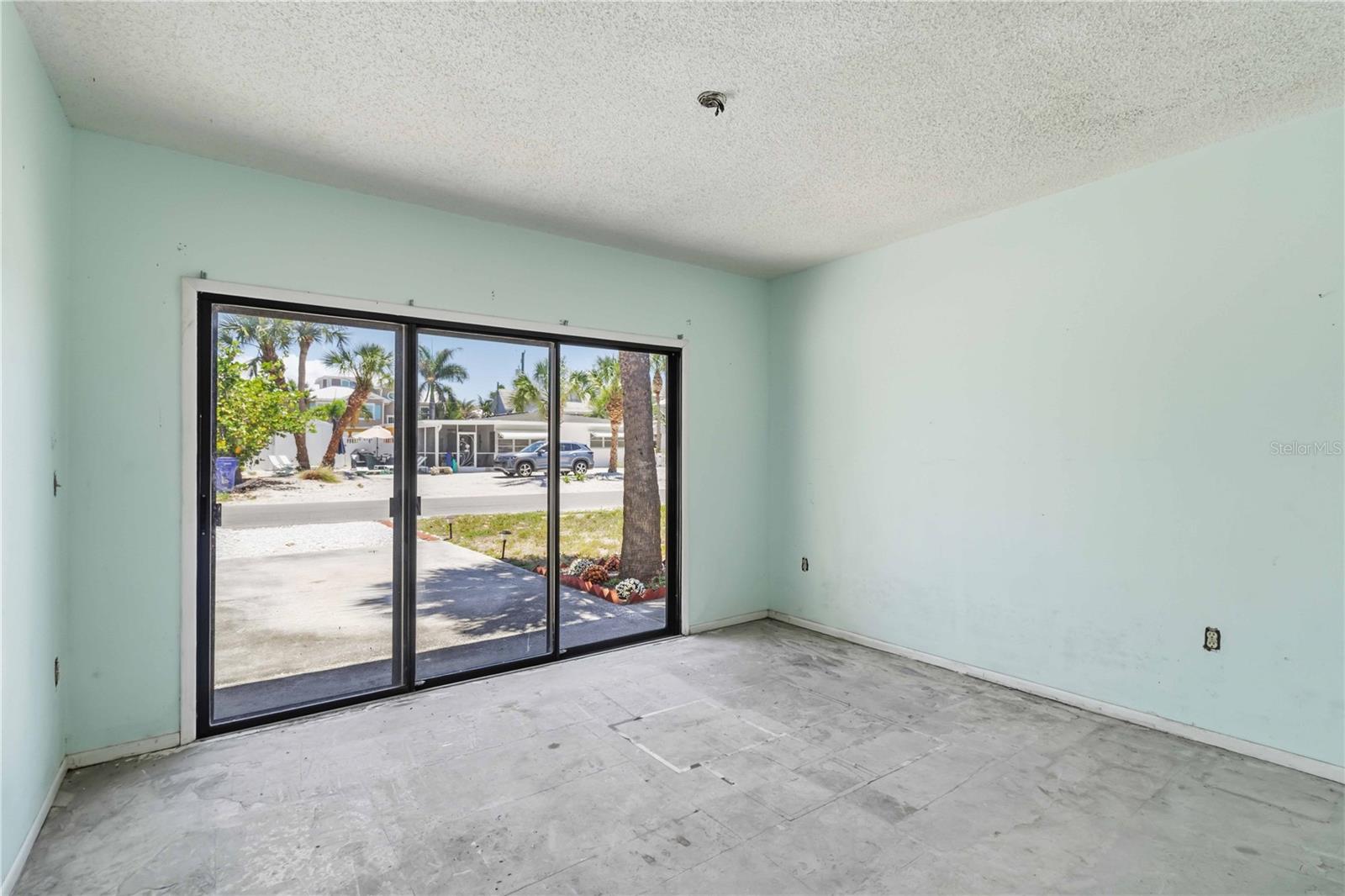 306 PALM AVE — photo 42