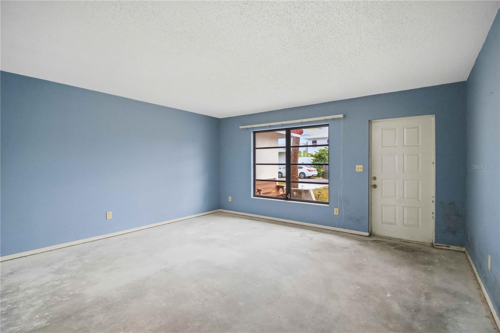 306 PALM AVE — photo 10