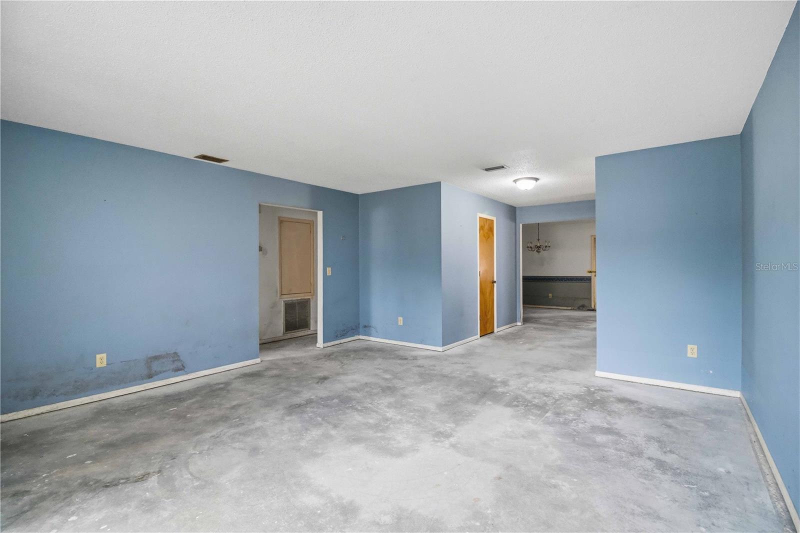 306 PALM AVE — photo 8