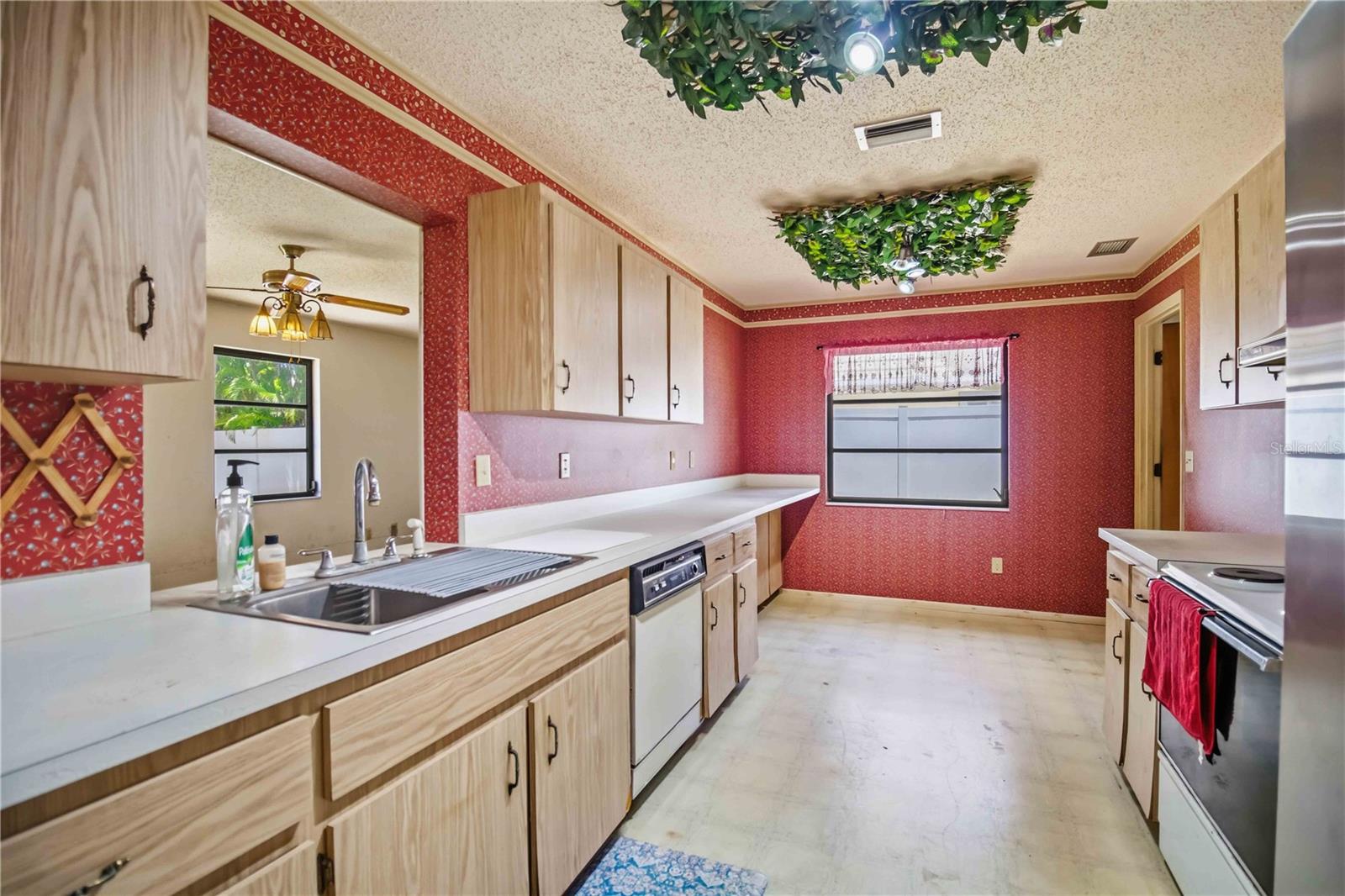 306 PALM AVE — photo 34