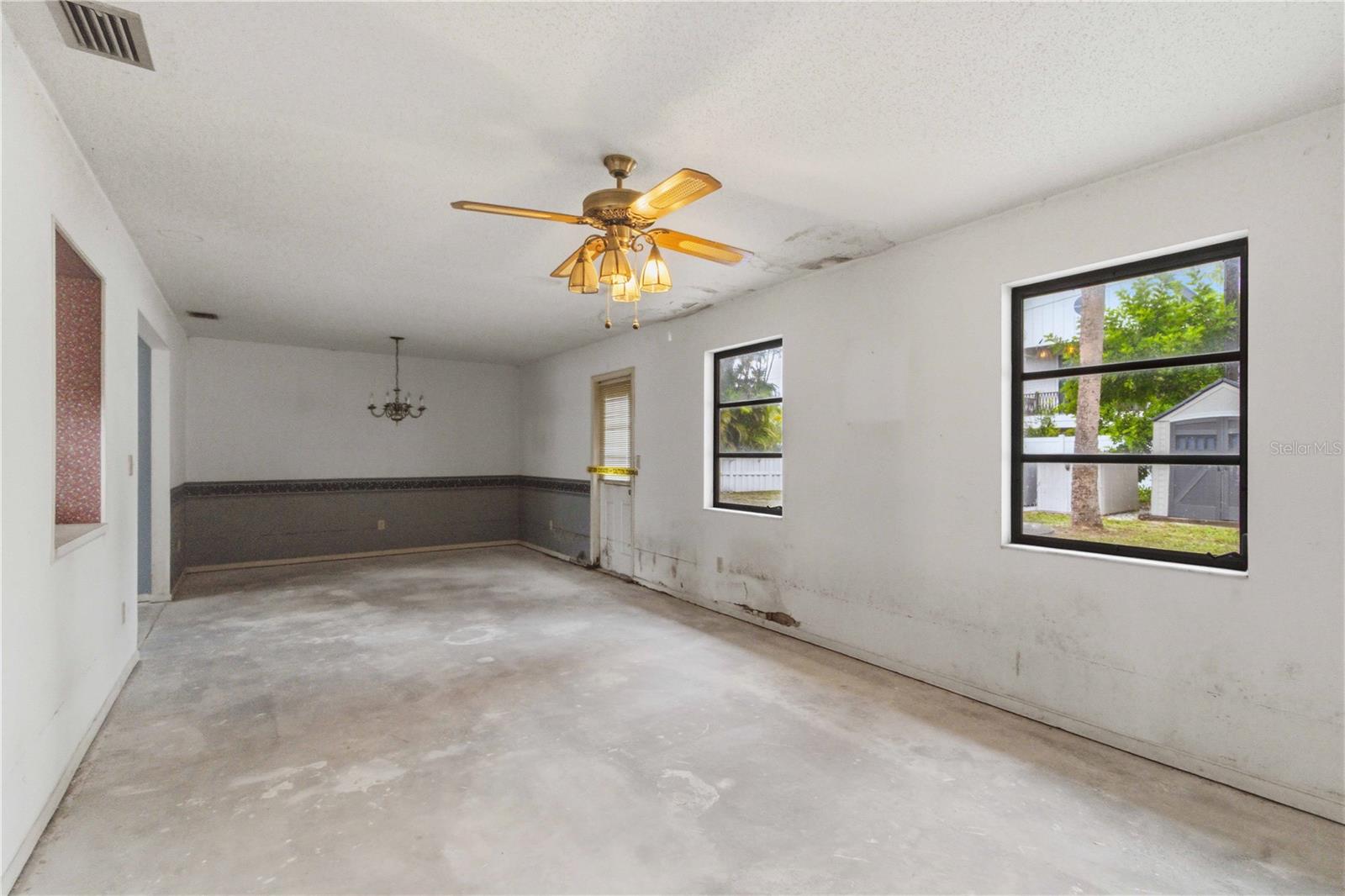 306 PALM AVE — photo 16
