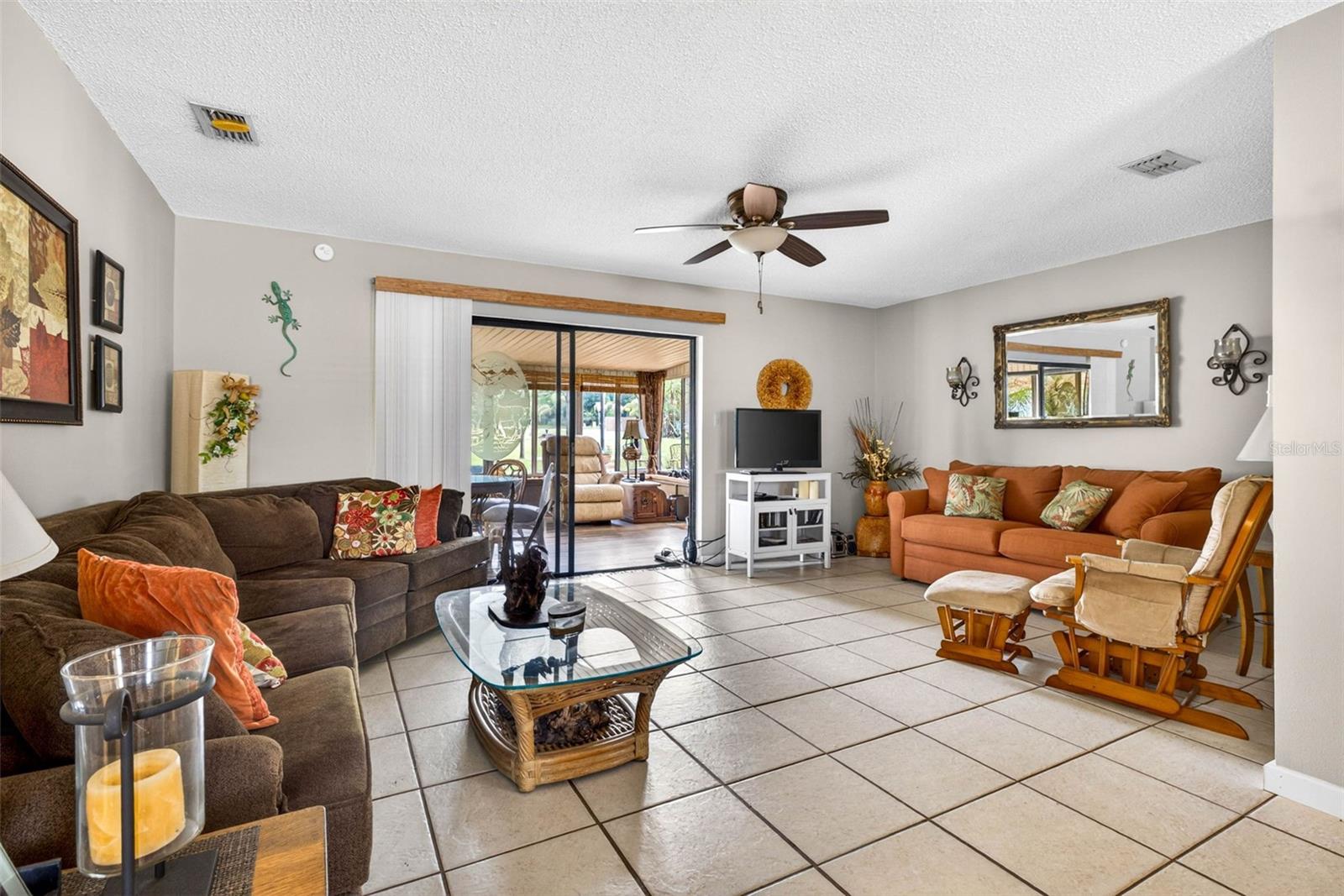 8429 JACQUELINE CT — photo 17