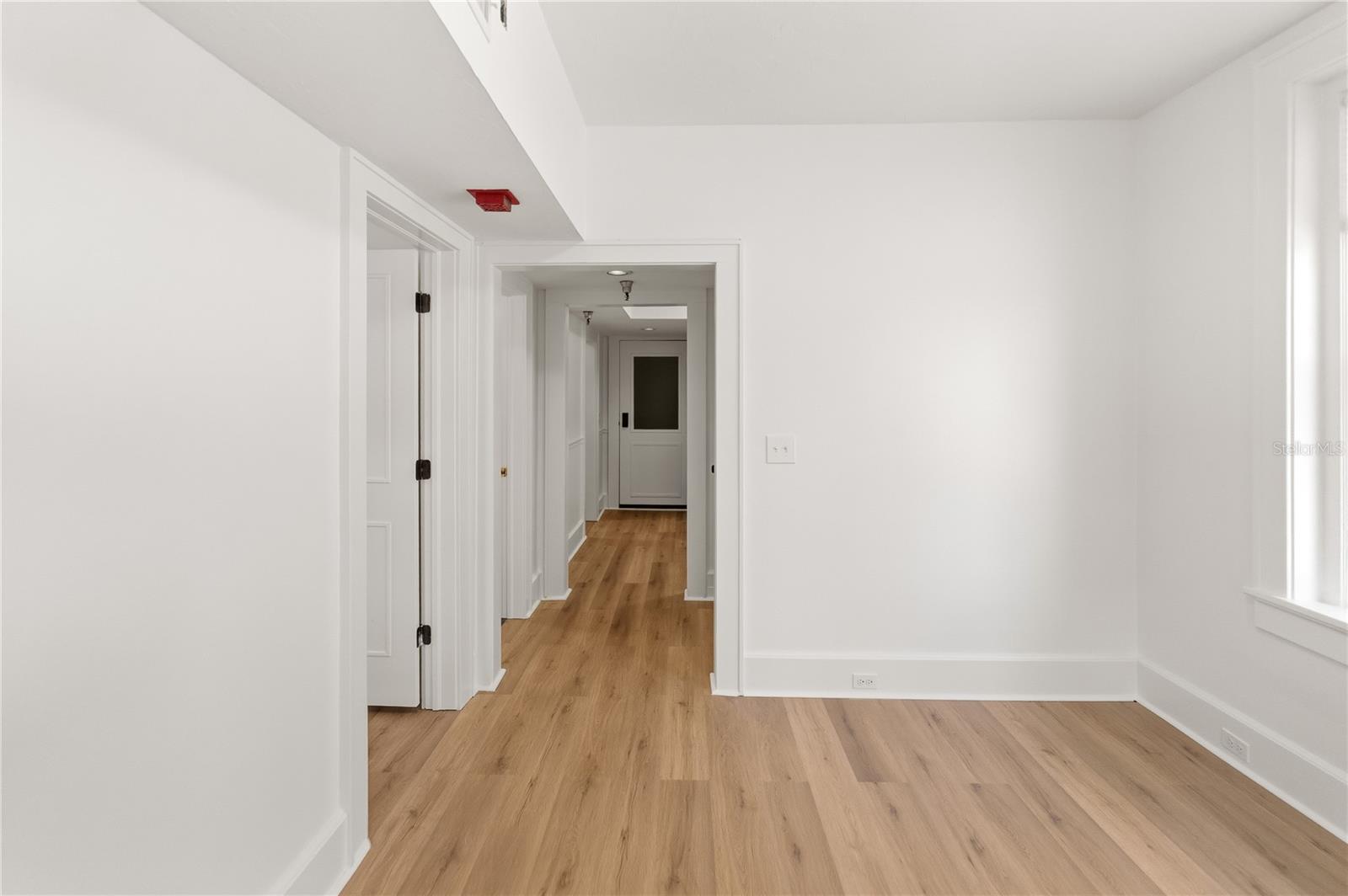 1221 N PALM AVE #202 — photo 26