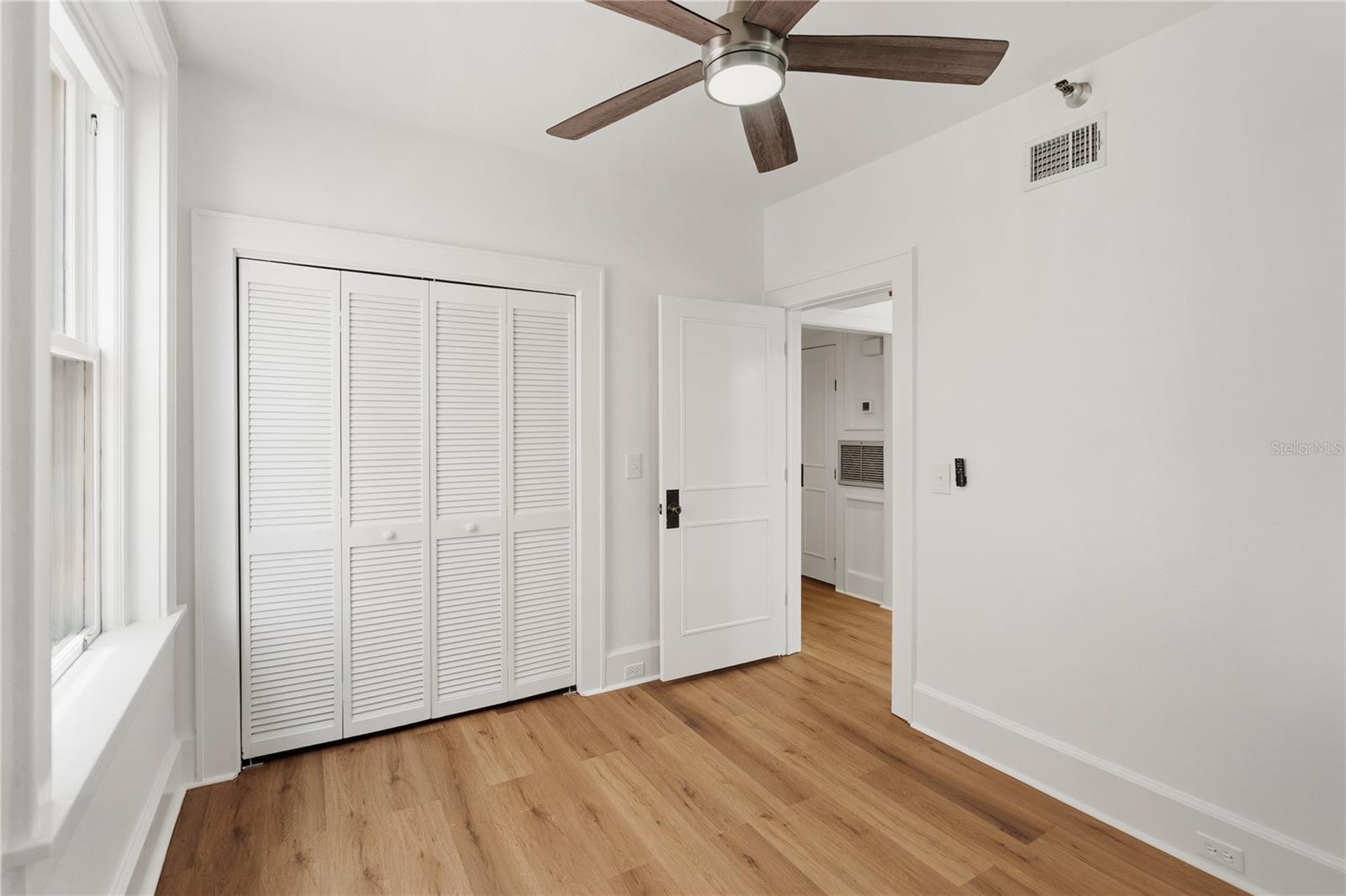 1221 N PALM AVE #202 — photo 17