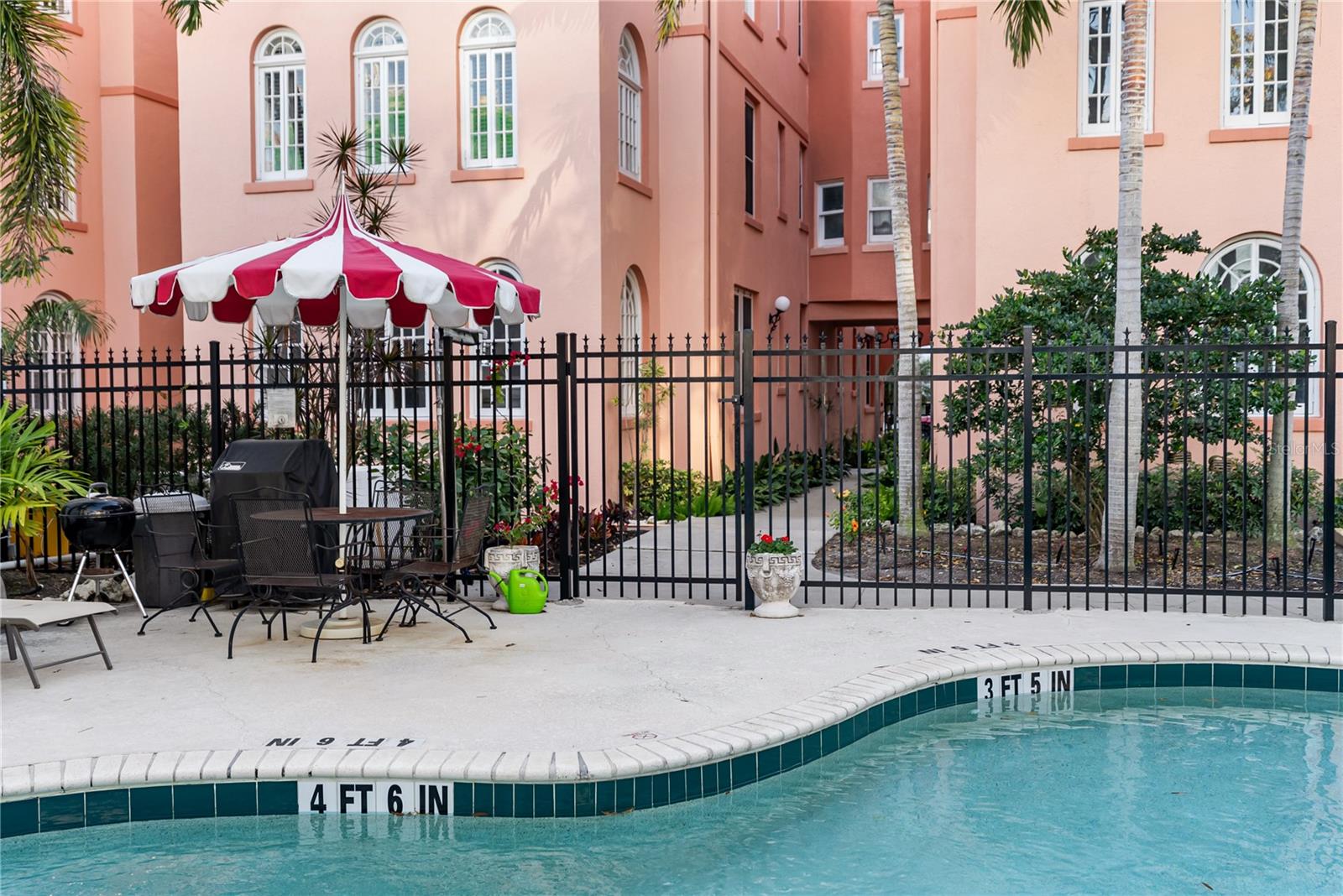 1221 N PALM AVE #202 — photo 38