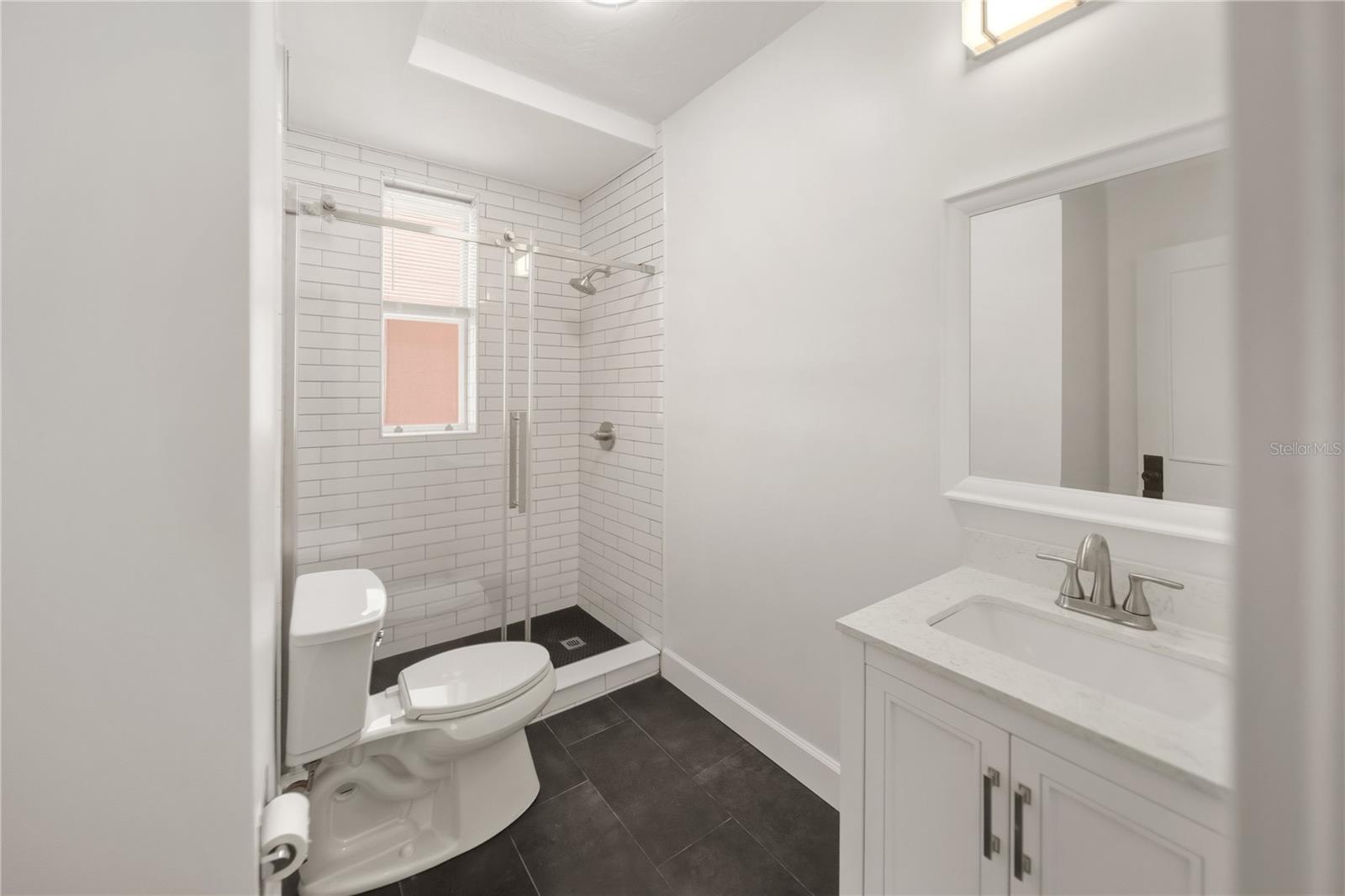 1221 N PALM AVE #202 — photo 27