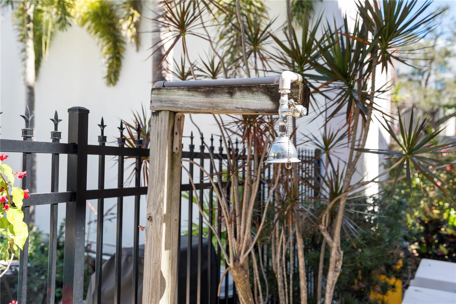 1221 N PALM AVE #202 — photo 40