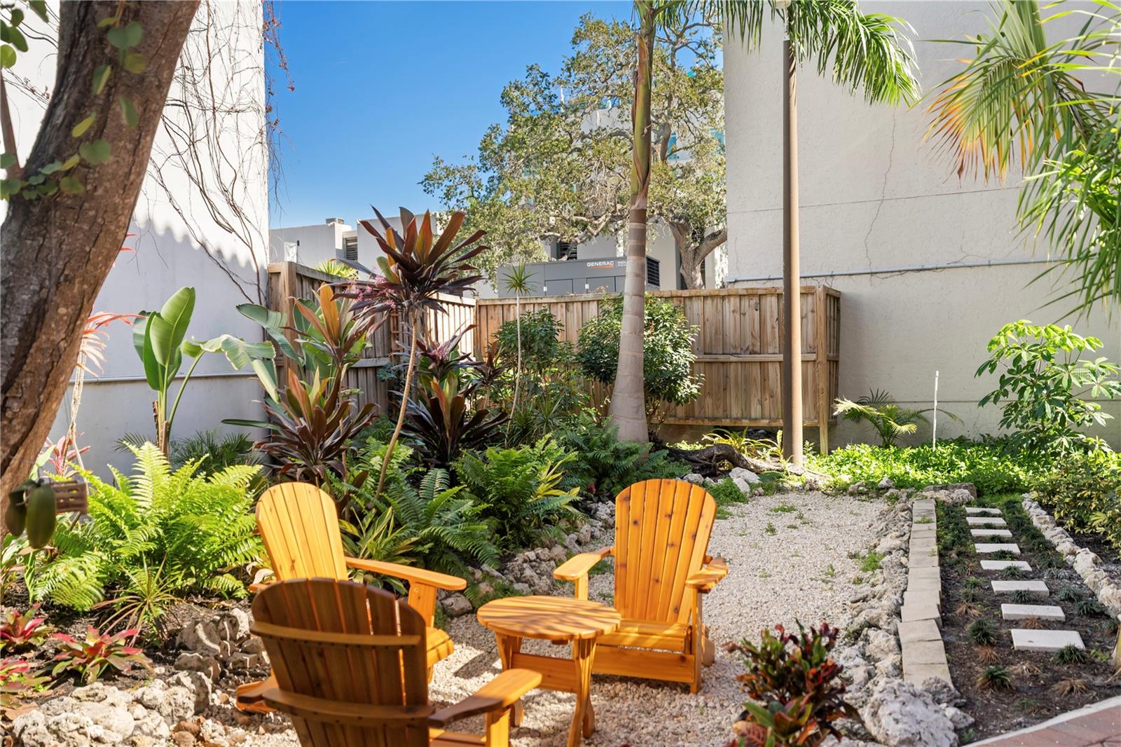 1221 N PALM AVE #202 — photo 41