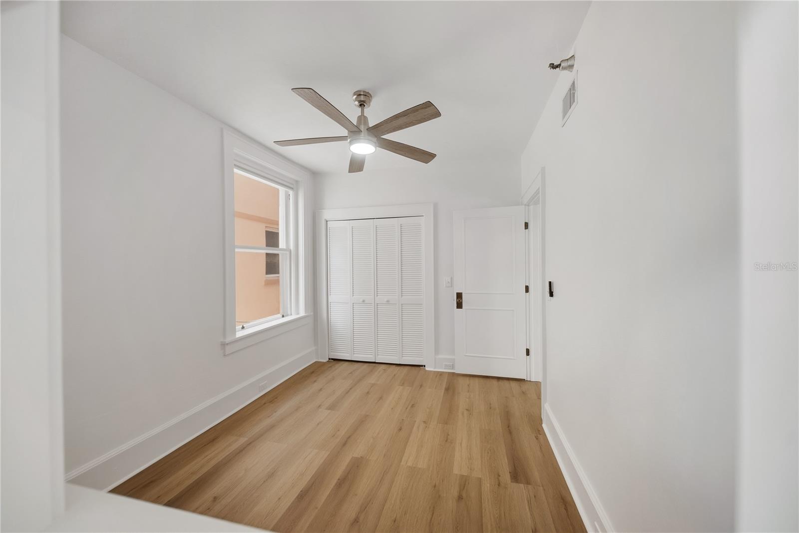 1221 N PALM AVE #202 — photo 16