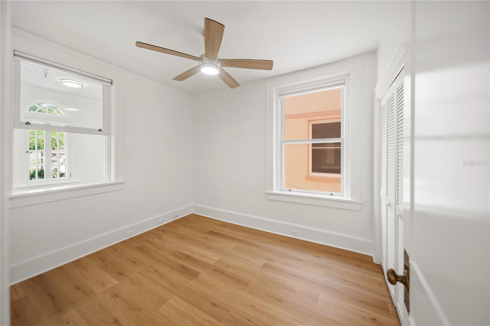 1221 N PALM AVE #202 — photo 15