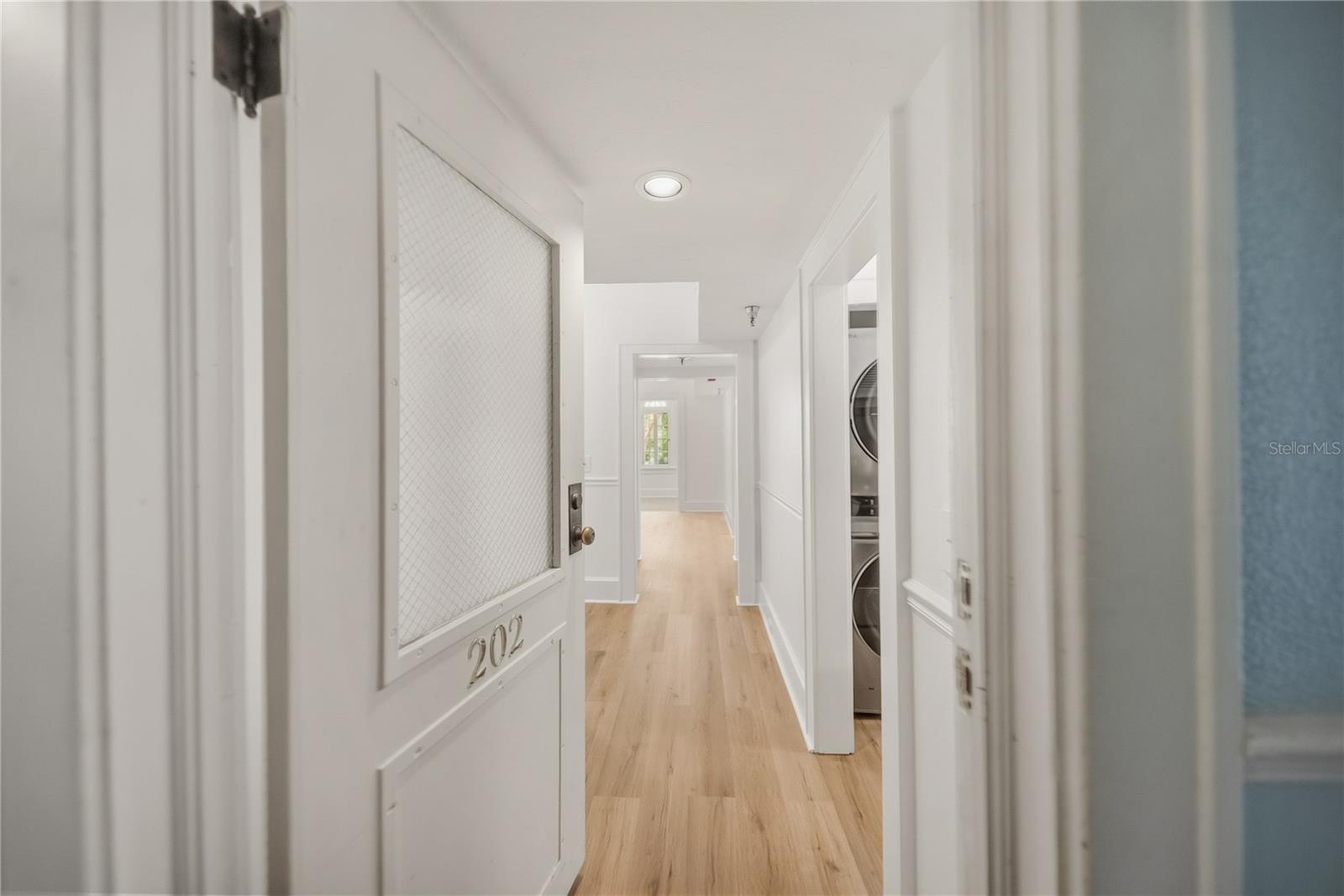 1221 N PALM AVE #202 — photo 3