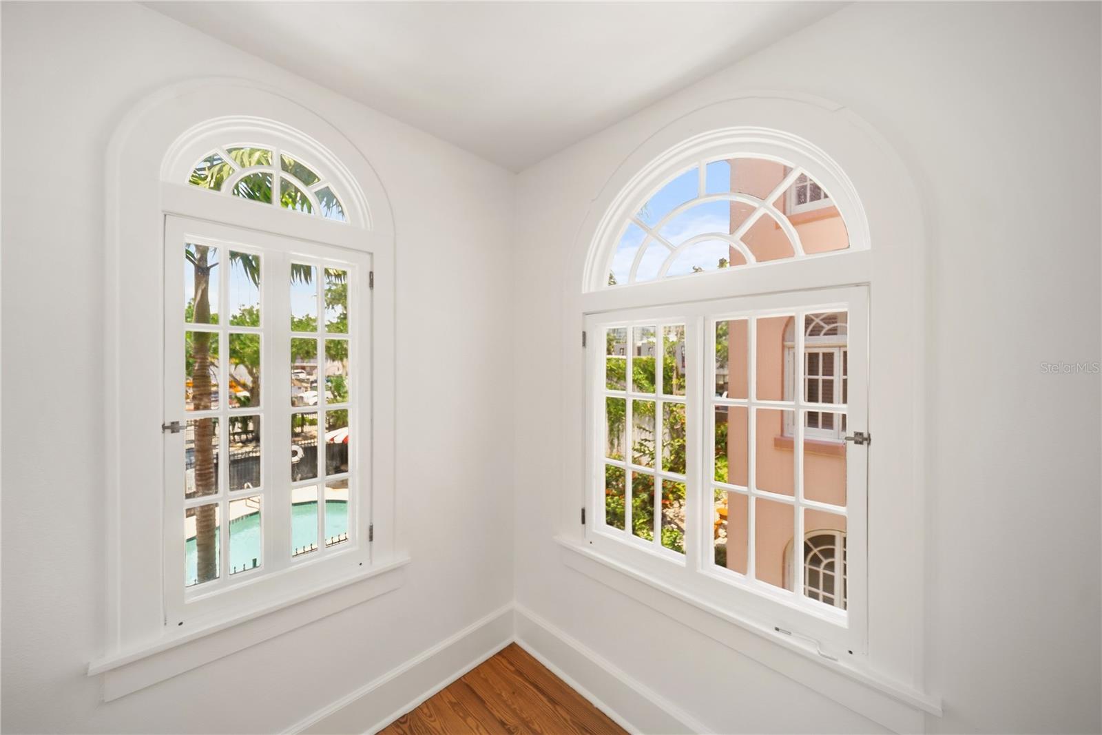 1221 N PALM AVE #202 — photo 30