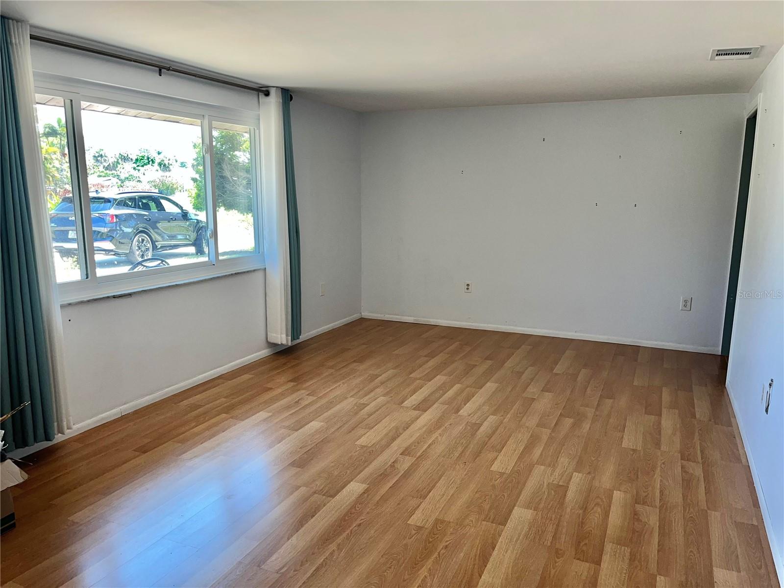 503 S VENICE BLVD — photo 2