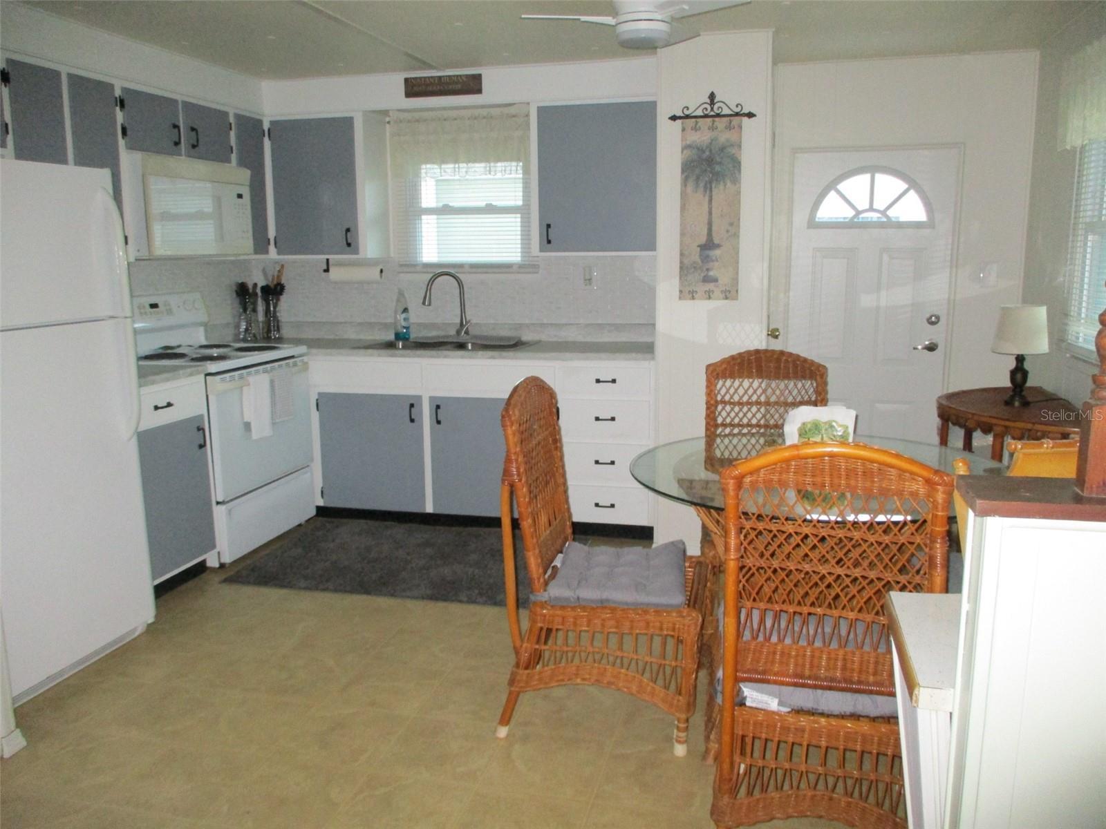 3734 CASTLE DR — photo 11