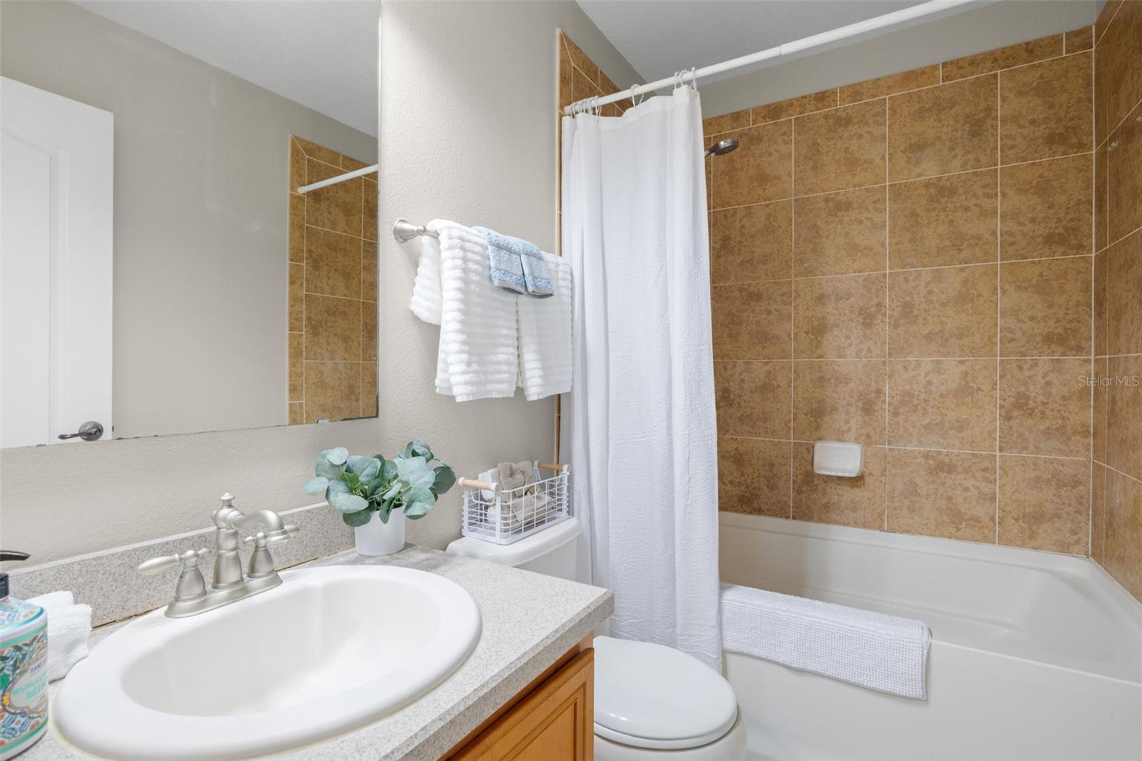 10924 JOHANNA AVE — photo 28