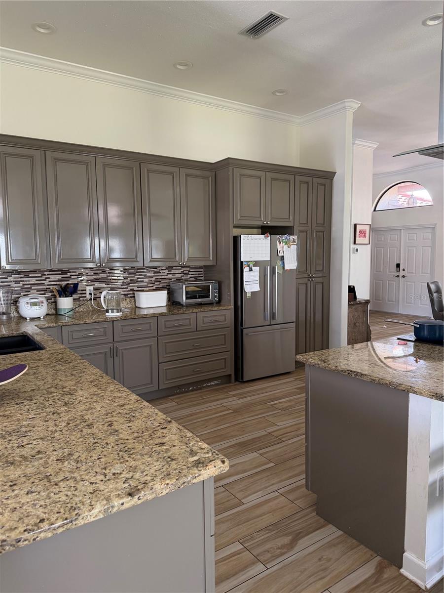 4931 FALLCREST CIR — photo 2