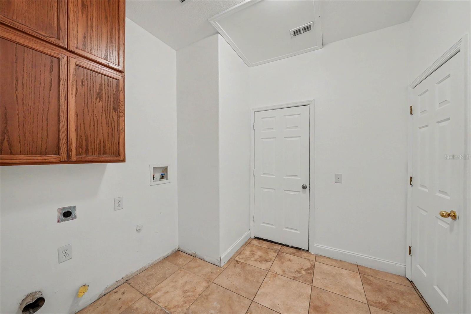 2436 SPRING HOLLOW LOOP — photo 29