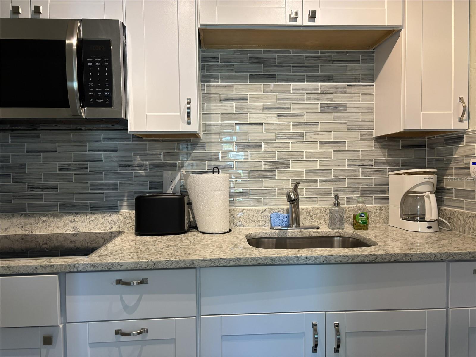 170 ROOSEVELT DR #8 — photo 8