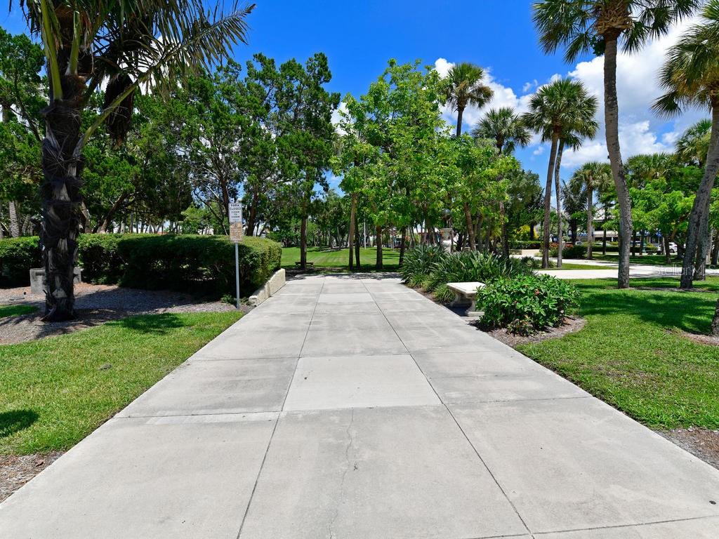 170 ROOSEVELT DR #8 — photo 17